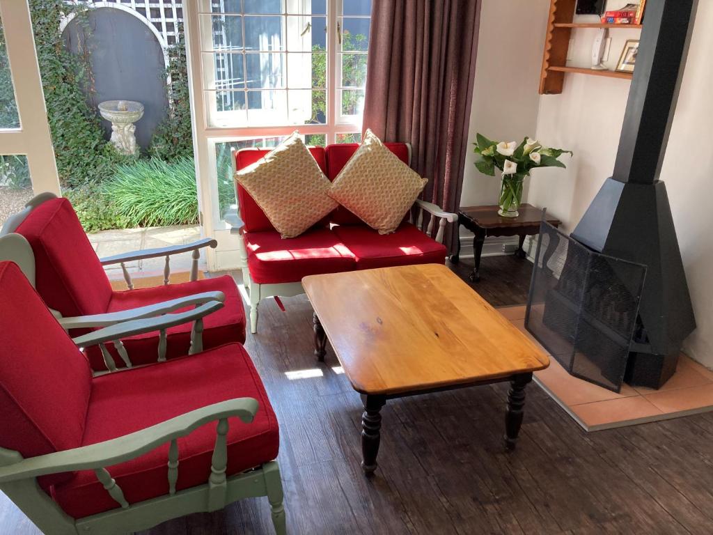 Posezení v ubytování Home From Home, Waverley B&B, Johannesburg