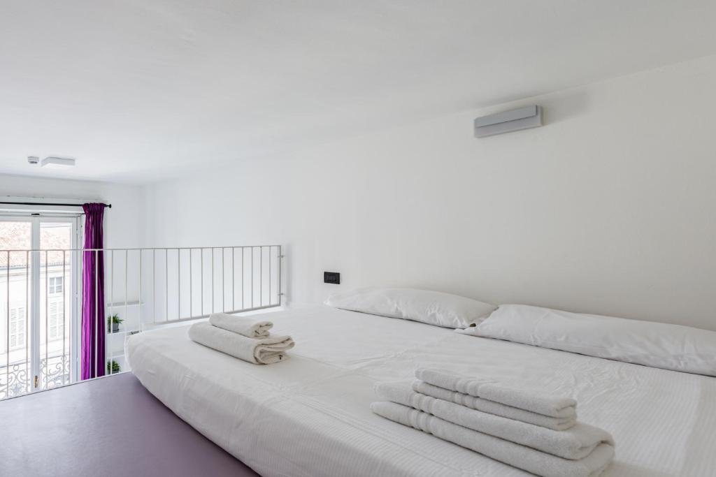 Central Studio APTS Milano-Corso Magenta - Studio With Balcony