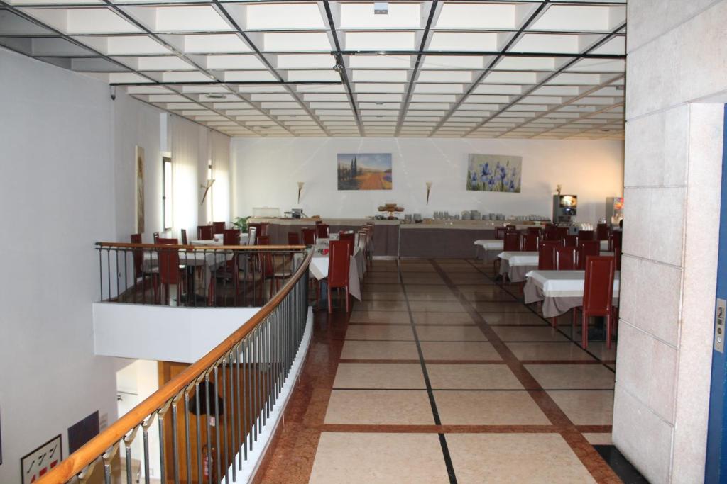 Restaurace v ubytování Hotel Cangrande Di Soave