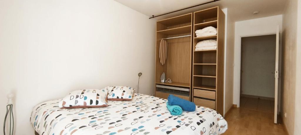 Fotografia z galérie ubytovania Appartement cœur de ville parking gratuit WIFI v destinácii Angers