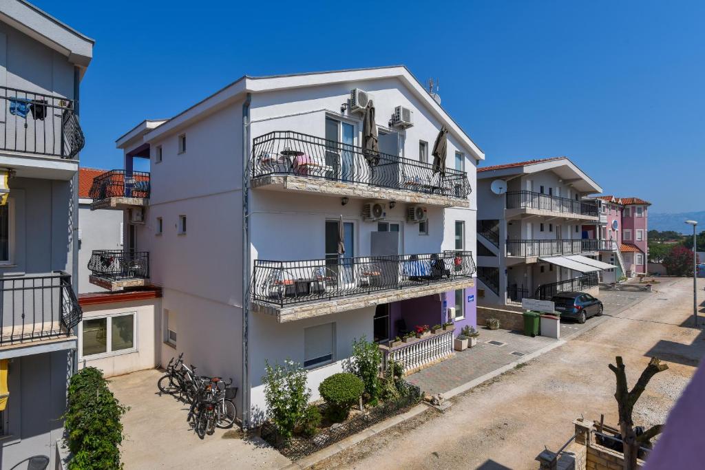 Budova, v ktorej sa apartmán nachádza
