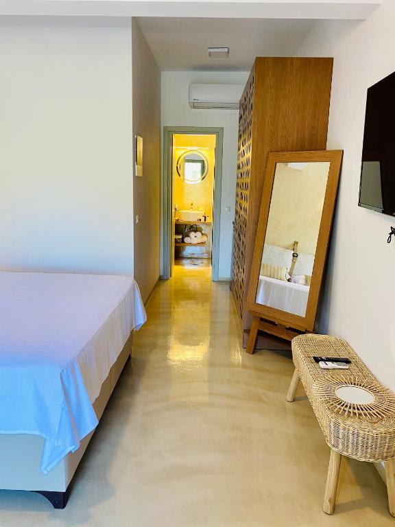 TV a/nebo společenská místnost v ubytování Agrielia Seafront Katigiorgis, Agios Georgios, Pelion