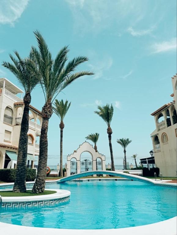 Apartamento primera línea playa Muchavista El Campello con ...