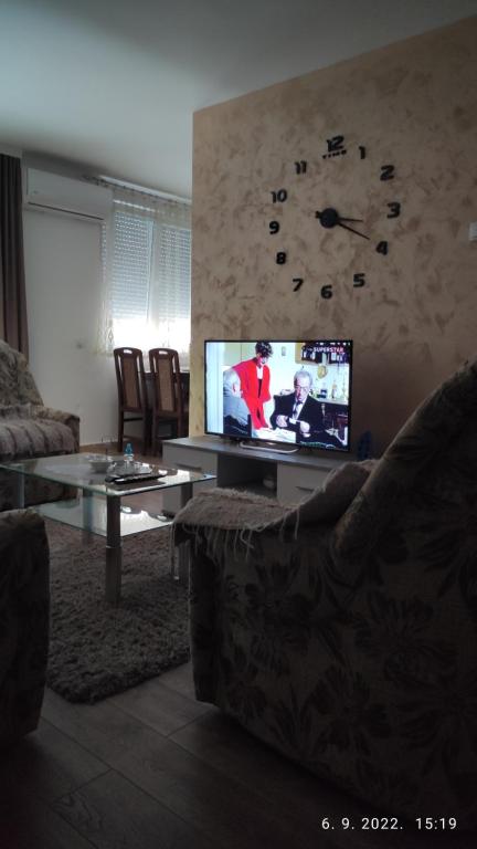 TV a/nebo společenská místnost v ubytování Centar_park