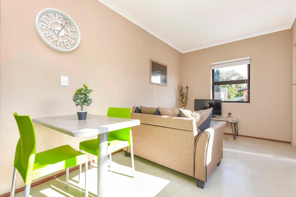 The Bay 41A, Johannesburg (updated prices 2024)