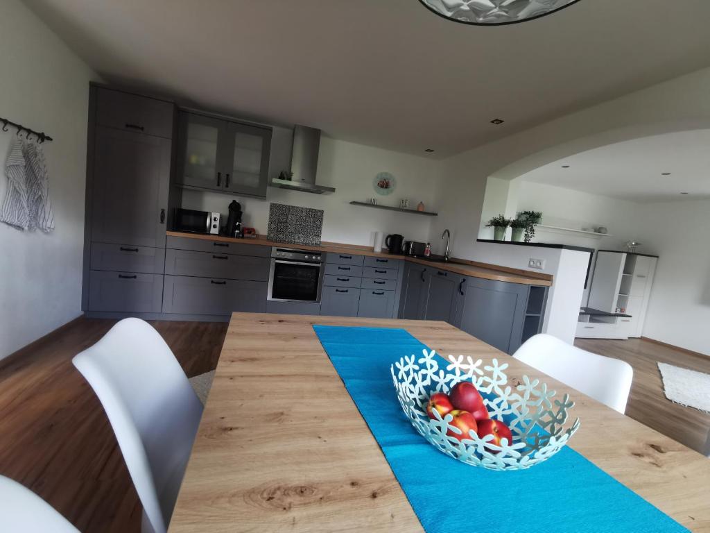 Kuchyň nebo kuchyňský kout v ubytování Ferienwohnung Chiemseeliebe