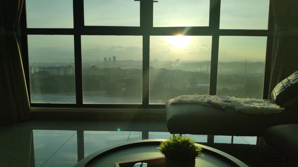 Posezení v ubytování Conezion Luxury 3BR for 7pax @IOI Resort Putrajaya