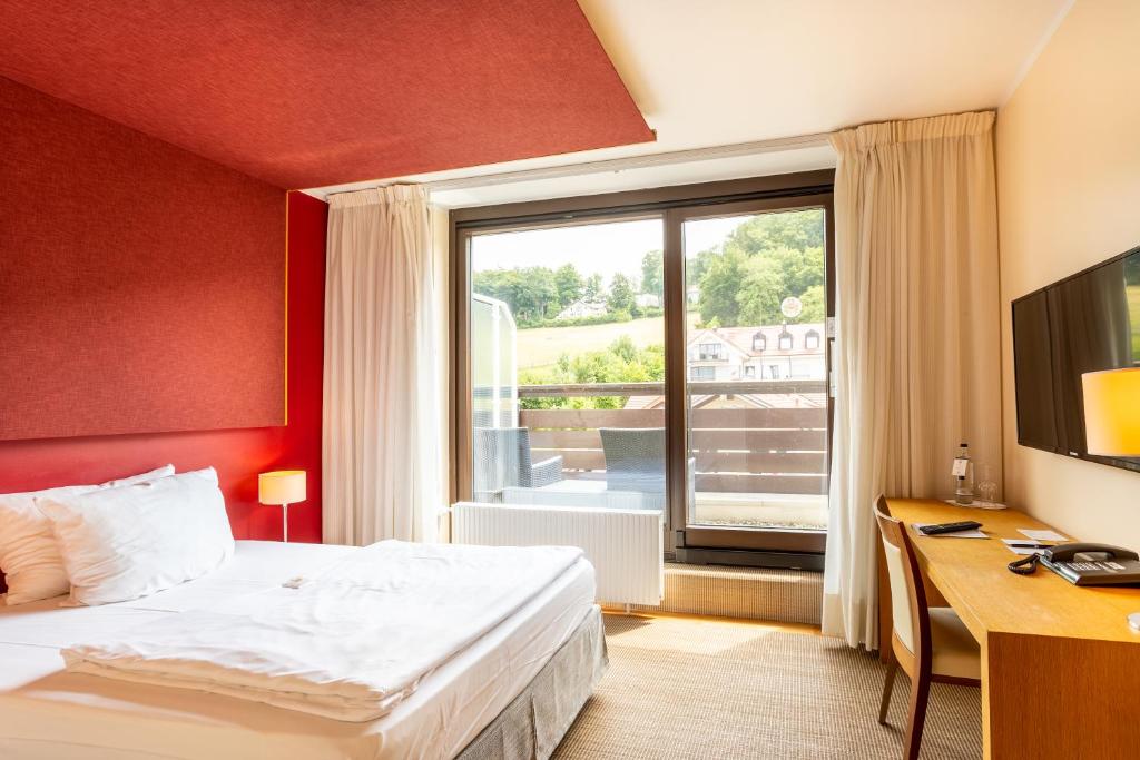 Seehotel Leoni - Double Room - Land View