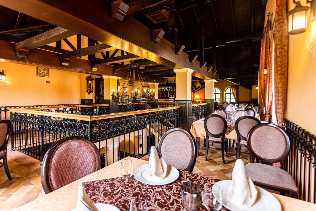 Restaurace v ubytování Hotel Turnul