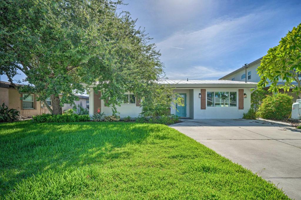 Saint James City Home with Direct Water Access!, Saint James City (updated prices 2024)