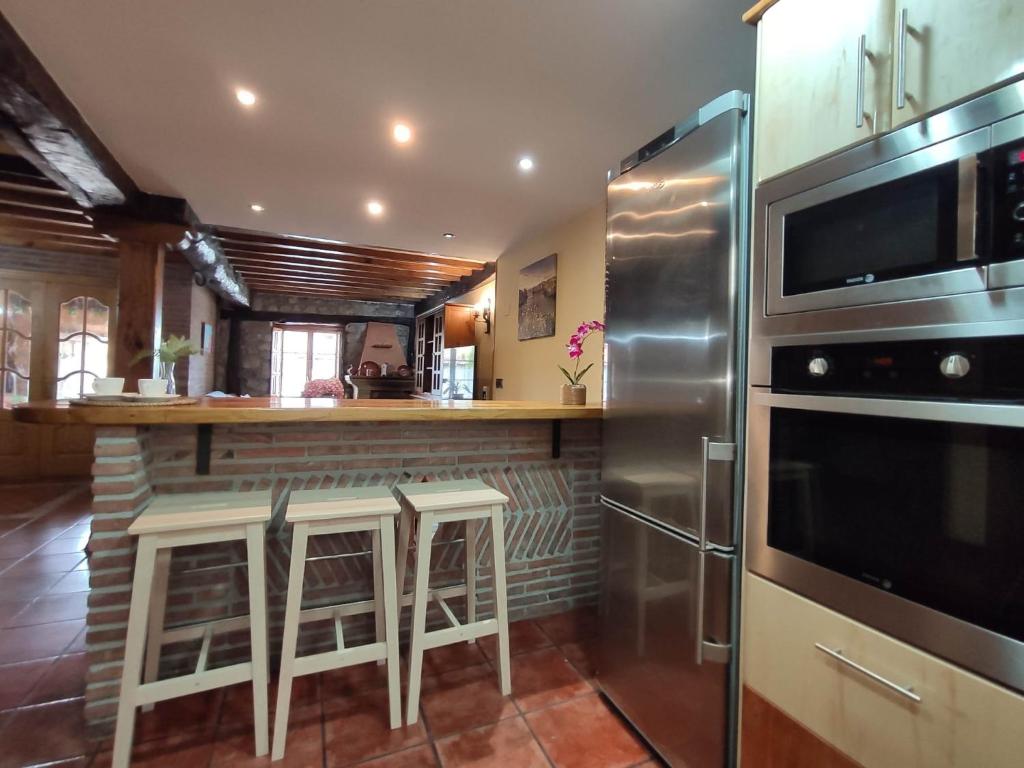 A kitchen or kitchenette at Casa Elvira