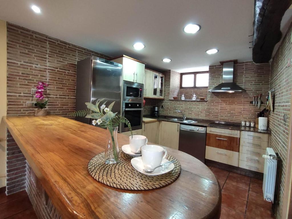 A kitchen or kitchenette at Casa Elvira