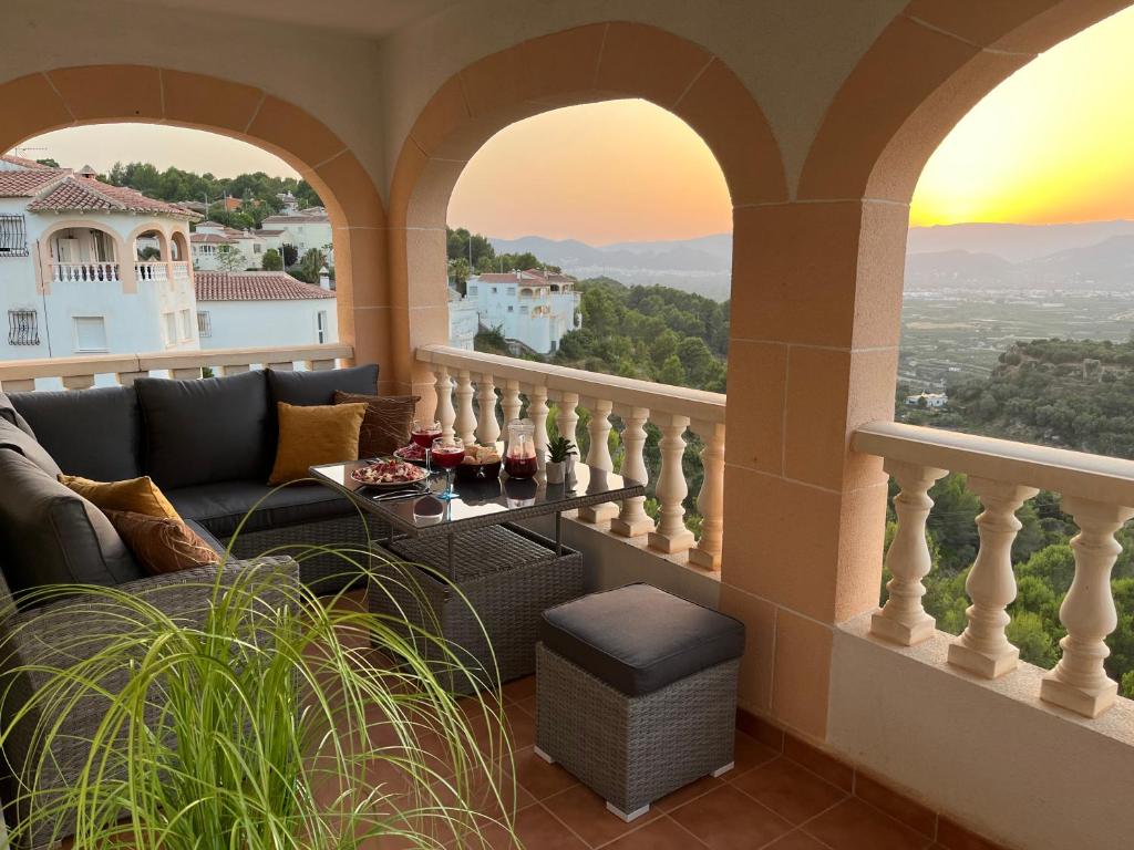 Balkón alebo terasa v ubytovaní VILLA CASA JOLI in Oliva with private pool and stunning views