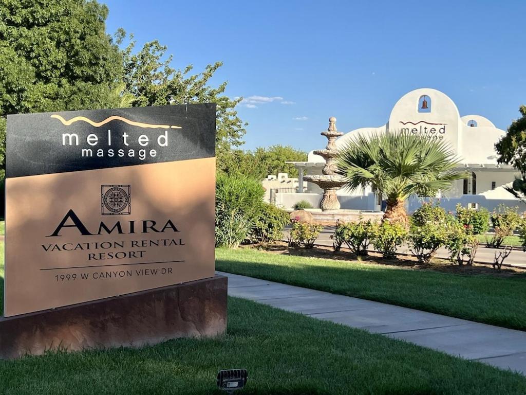 Κήπος έξω από το St George Resort Condo