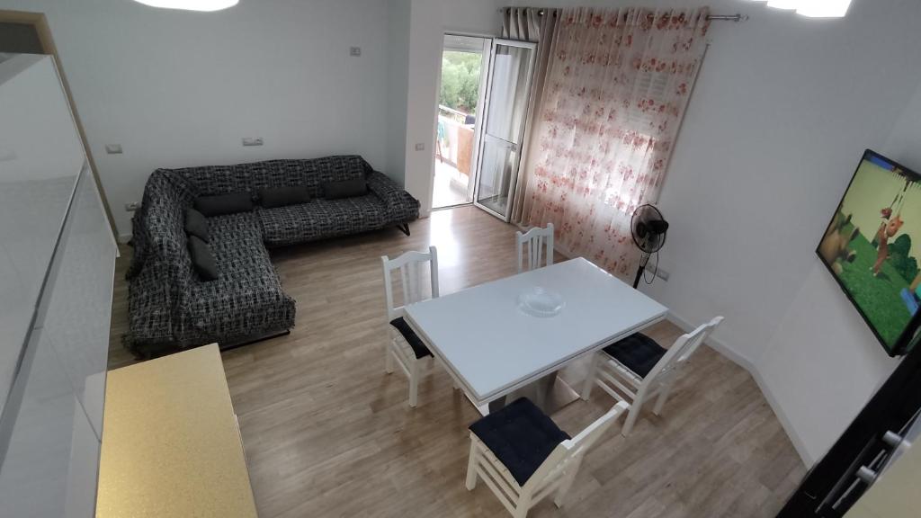 Deluxe Apartment - Image 7