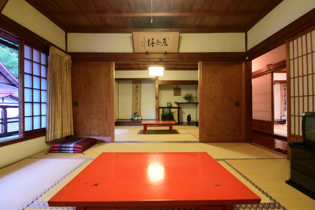 Stolní tenis v ubytování 高野山 宿坊 大明王院 -Koyasan Shukubo Daimyououin- nebo okolí