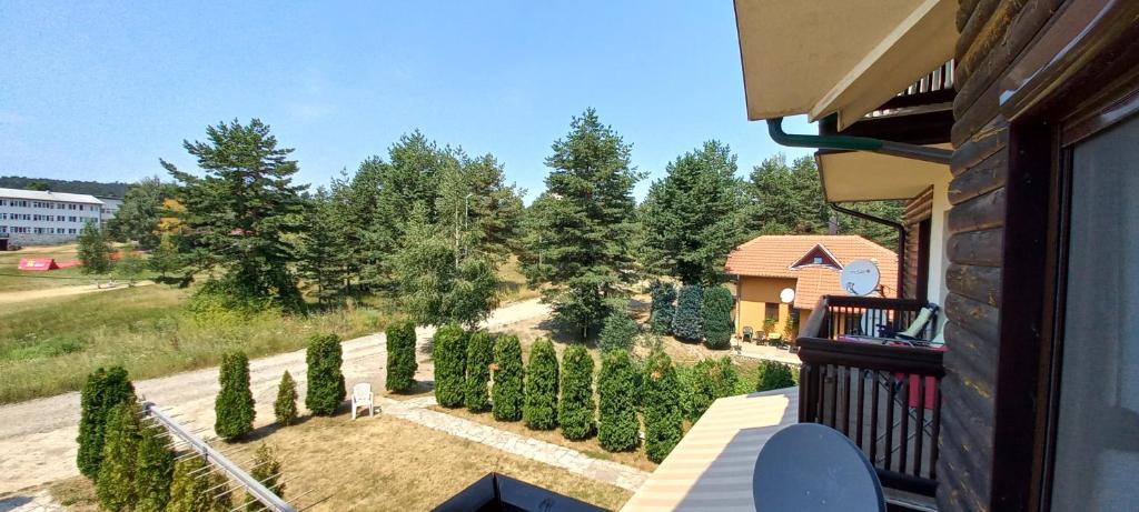 Zahrada ubytování Divčibare Snežna Kraljica ap 13