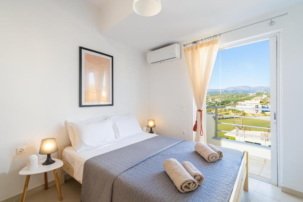 Postel nebo postele na pokoji v ubytování Mira Sitia Luxury Apartment