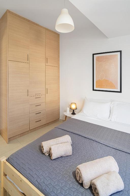 Postel nebo postele na pokoji v ubytování Mira Sitia Luxury Apartment