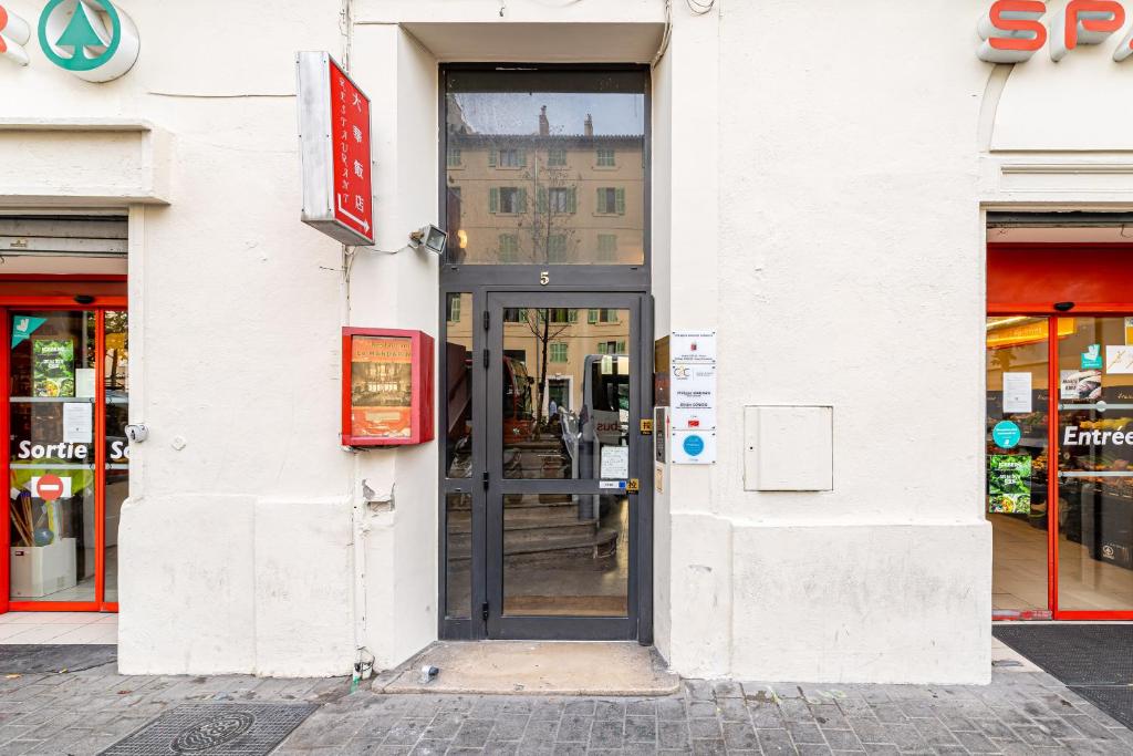 Exteriér alebo vchod do ubytovania Studio Shell 26M2, 120m Vieux-Port, Clim, Wifi, Accès autonome avec code