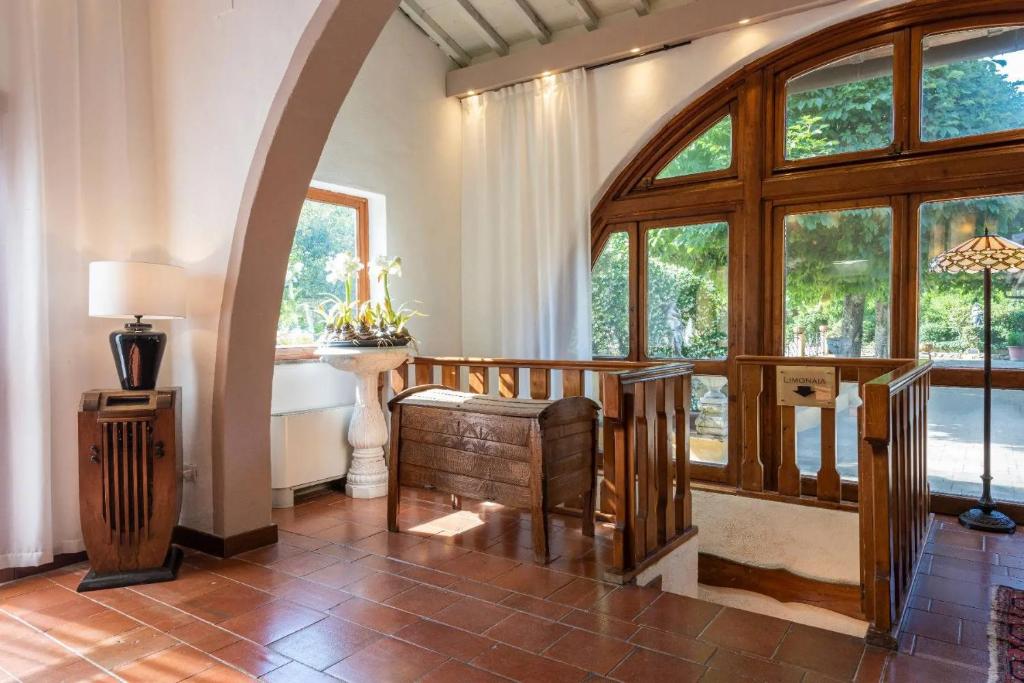 A seating area at FIRENZE Villa a 5 Stelle - Villa Gaudia Luxury & Relax in Chianti