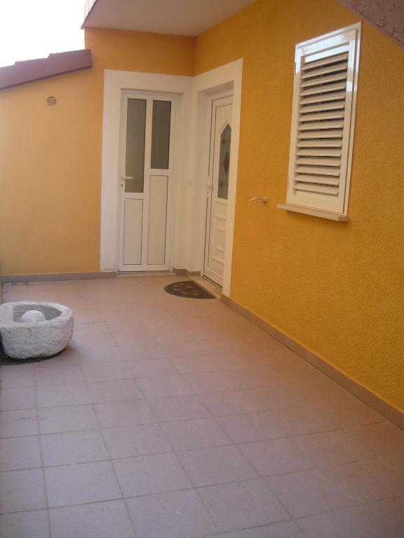 Fotografia z galérie ubytovania Apartments with a parking space Mali Rat (Omis) - 15262 v Dugi Rat