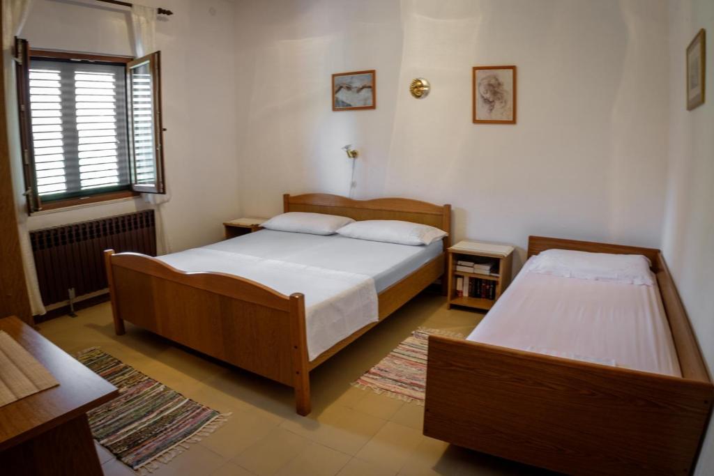 Fotografie z fotogalerie ubytování Apartments by the sea Razanj, Rogoznica - 15264 v Rogoznici