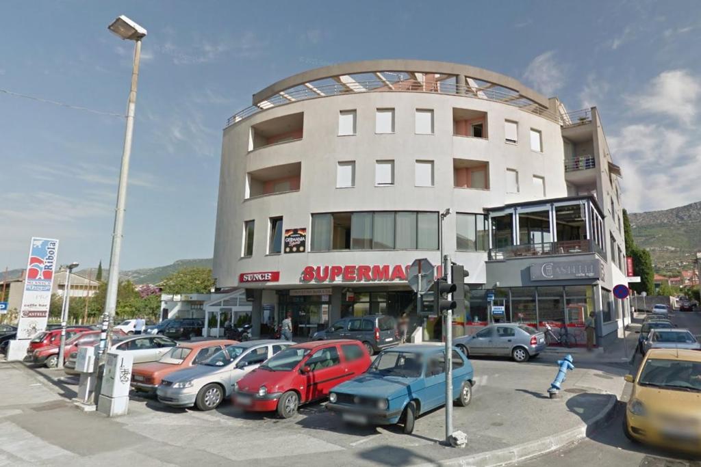 Apartments with a parking space Kastel Kambelovac, Kastela - 15279