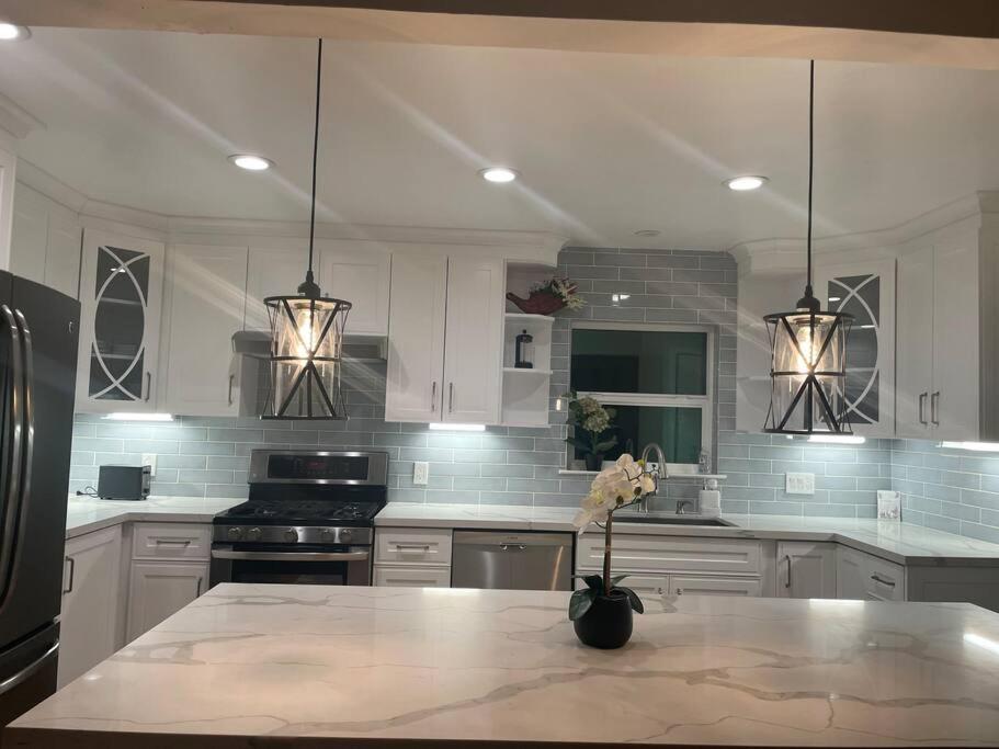 5 bedroom house in prestigious neighborhood!, Walnut Creek (updated