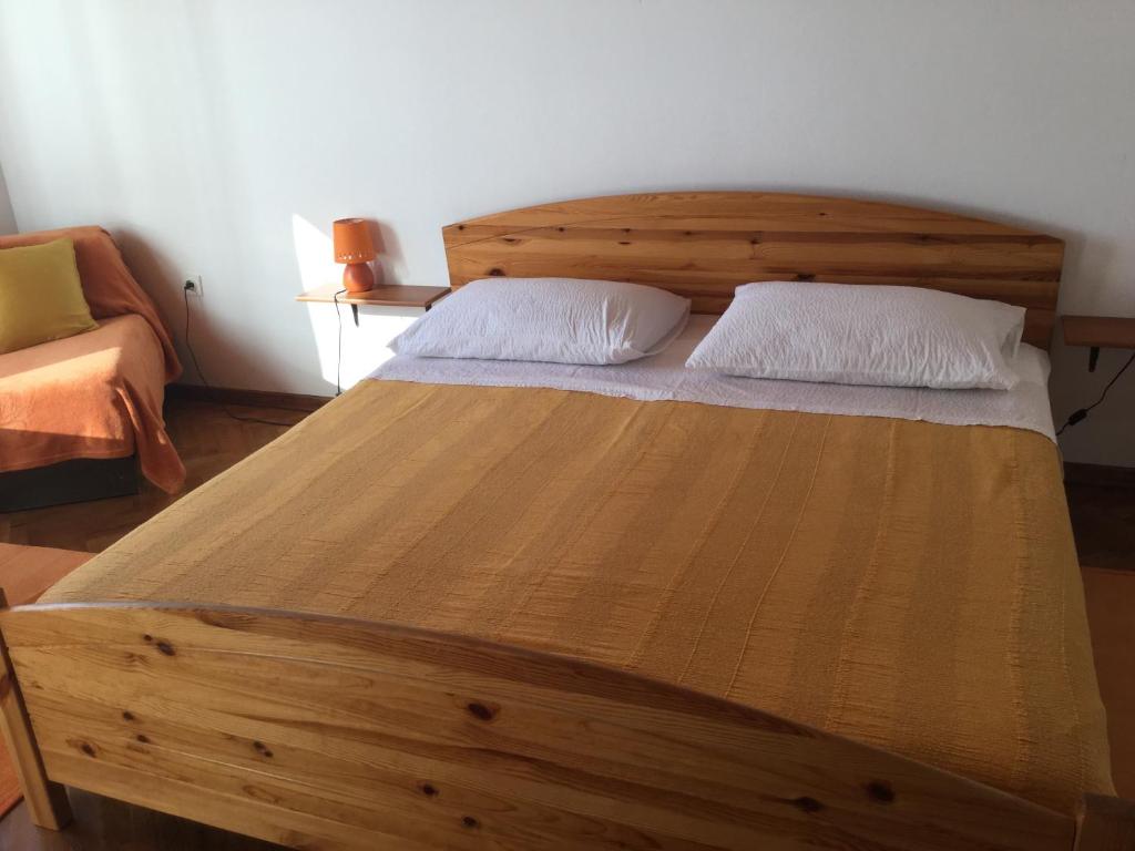 Posteľ alebo postele v izbe v ubytovaní Apartments by the sea Podstrana, Split - 15428