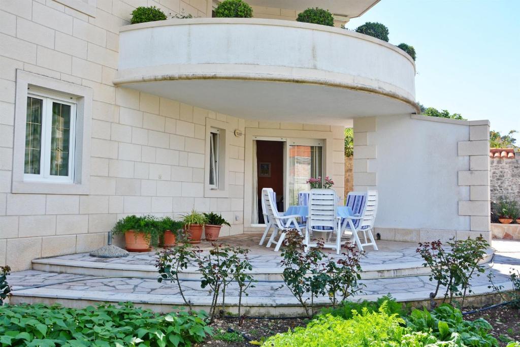 En have udenfor Apartments Tonka