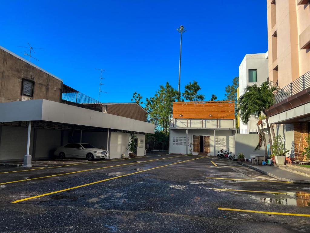 River Grand Hotel - Resim 29