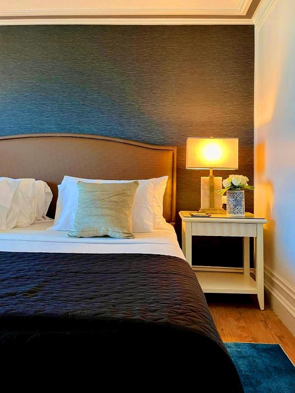 Grand Regal Hotel Davao - Deluxe Double Or Twin Room