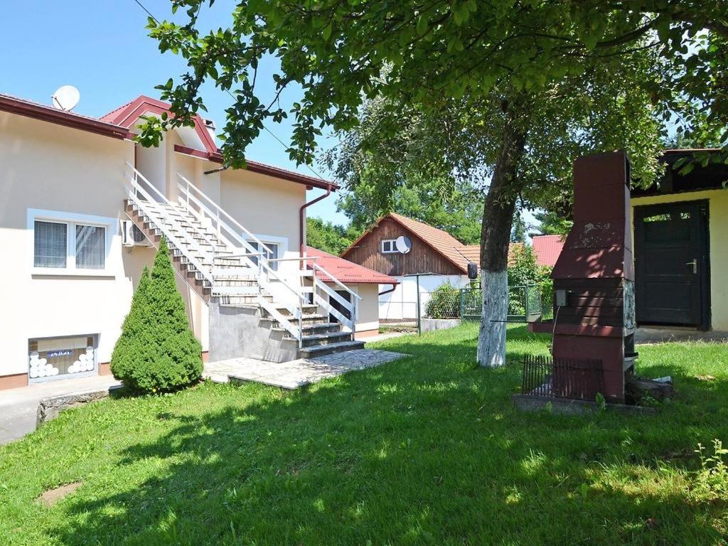 Galeriebild der Unterkunft Apartments with a parking space Rakovica, Plitvice - 15514 in Rakovica