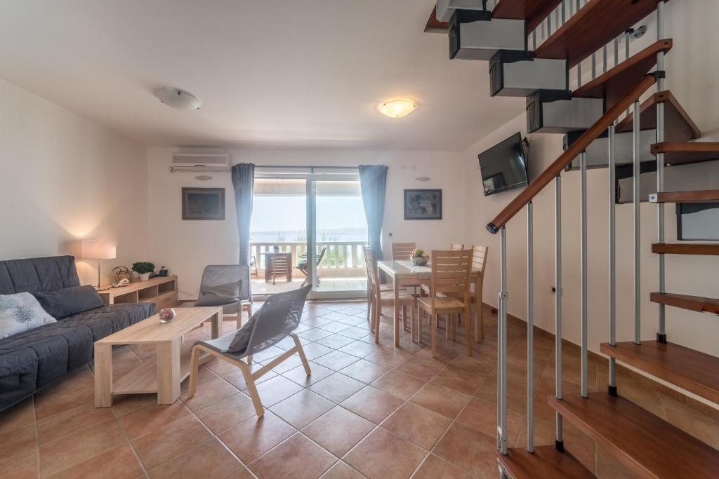 Fotografia z galérie ubytovania Apartments by the sea Baric Draga, Karlobag - 15583 v destinácii Barić Draga