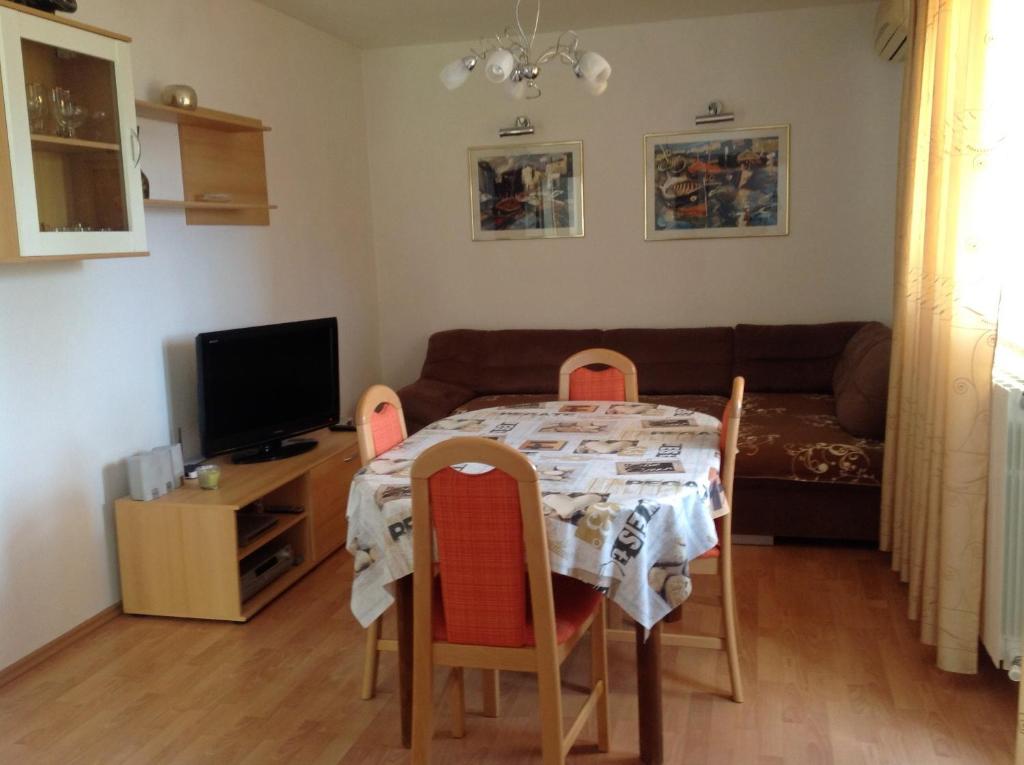 Fotografia z galérie ubytovania Apartments with a parking space Risika, Krk - 15609 vo Vrbniku