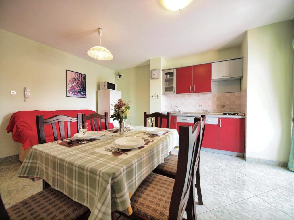 Kuchyň nebo kuchyňský kout v ubytování Apartments by the sea Srima - Vodice, Vodice - 15621