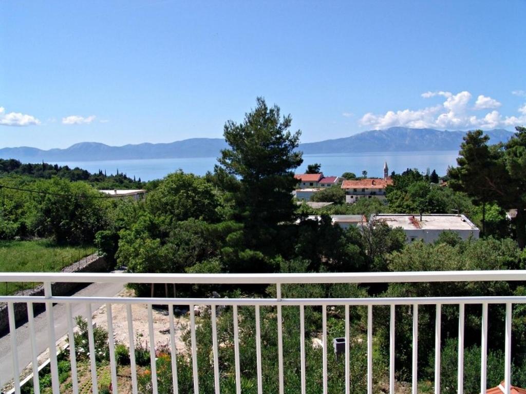 Fotografie z fotogalerie ubytování Apartments with a parking space Zaostrog, Makarska - 15656 v destinaci Zaostrog