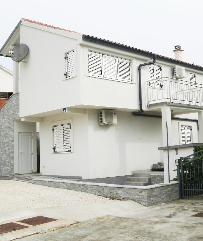 Fotografia z galérie ubytovania Apartments by the sea Preko, Ugljan - 15669 v destinácii Preko