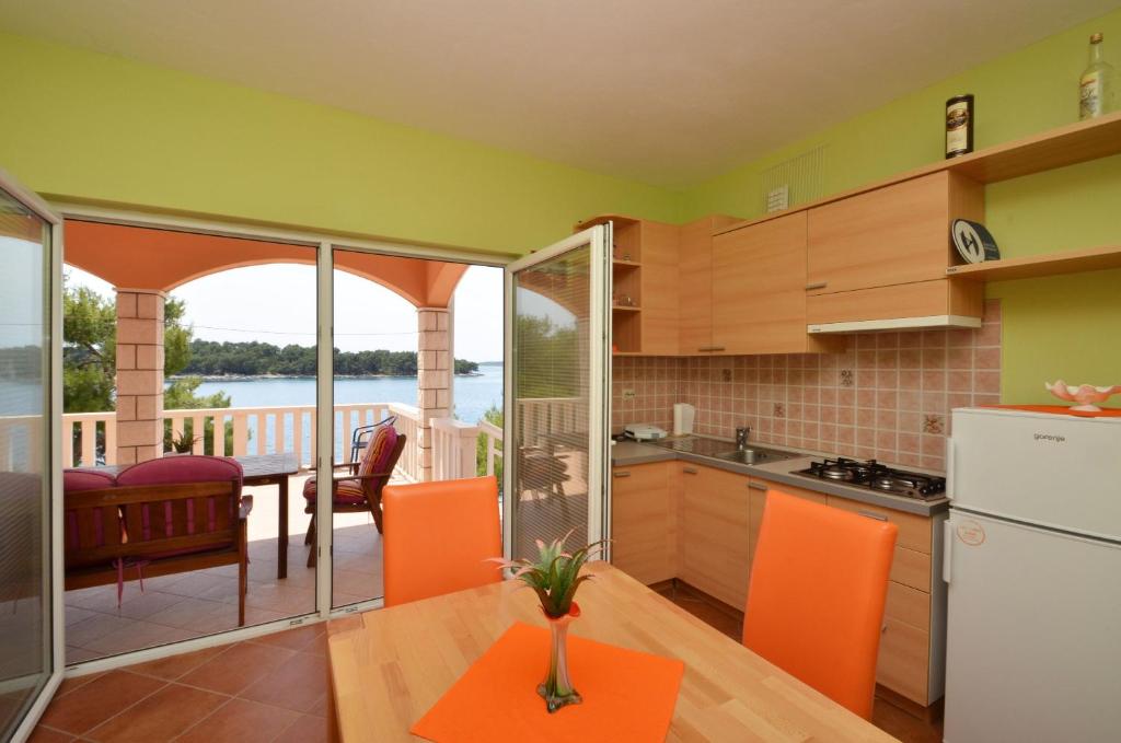 Fotografie z fotogalerie ubytování Apartments by the sea Karbuni, Korcula - 15699 v destinaci Prizba
