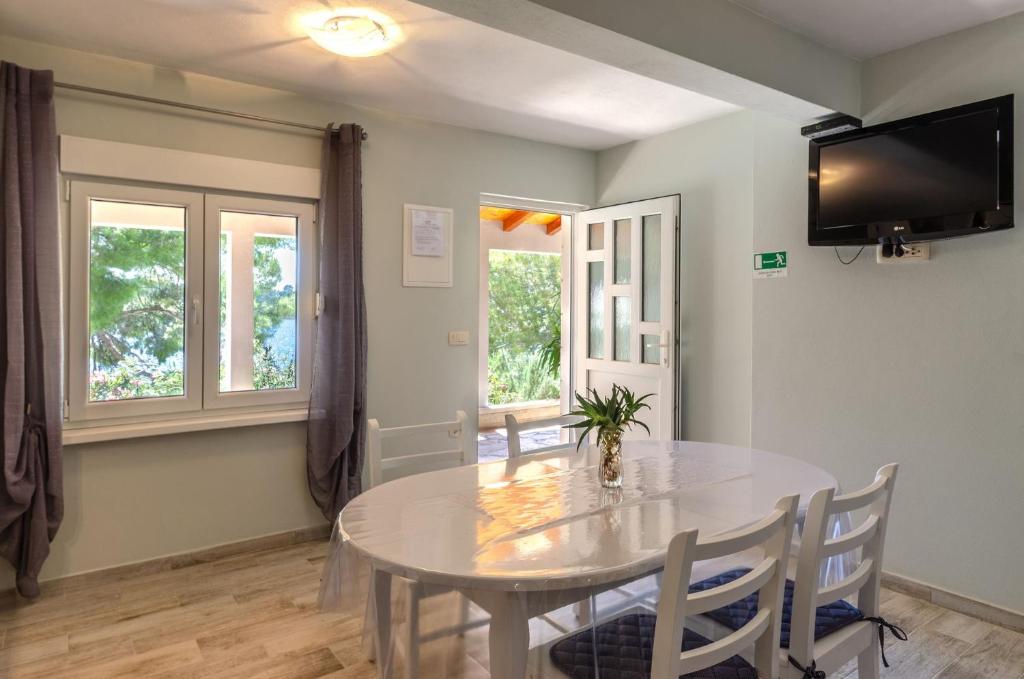Fotografie z fotogalerie ubytování Apartments by the sea Karbuni, Korcula - 15699 v destinaci Prizba