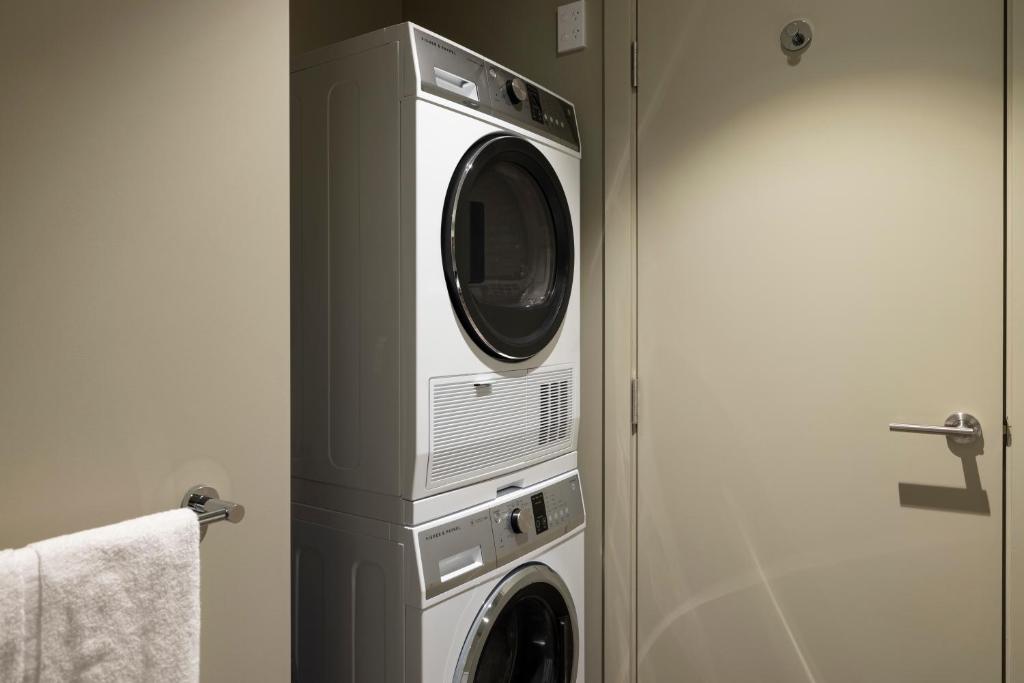 Quest 256 Lambton - Resim 23