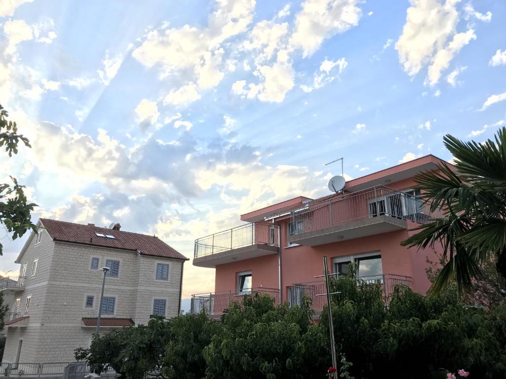 Fotografia z galérie ubytovania Apartments with a parking space Podstrana, Split - 15743 v destinácii Podstrana