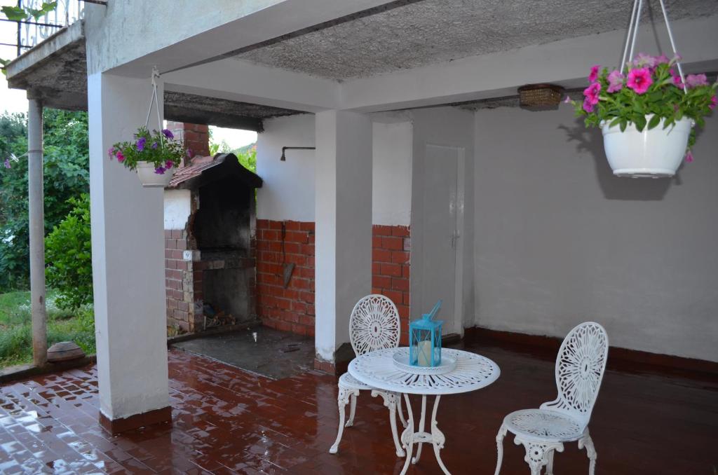 Fotografia z galérie ubytovania Seaside holiday house Sutomiscica, Ugljan - 15965 v destinácii Preko