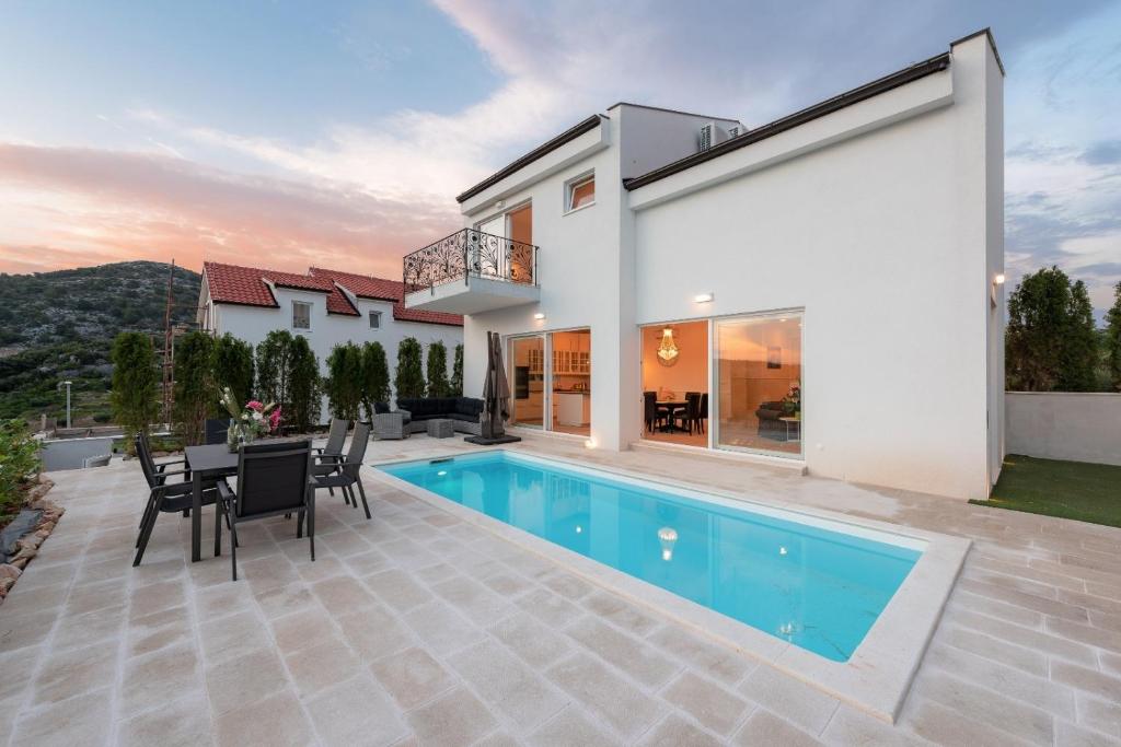 Zdjęcie z galerii obiektu Luxury villa with a swimming pool Hvar - 15992 w Hvarze