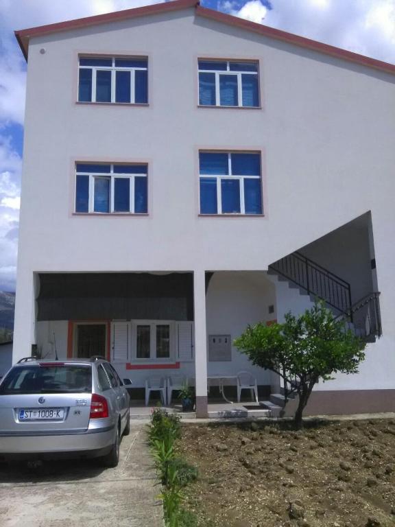Fotografia z galérie ubytovania Apartments with a parking space Kastel Novi, Kastela - 16018 v destinácii Kaštela
