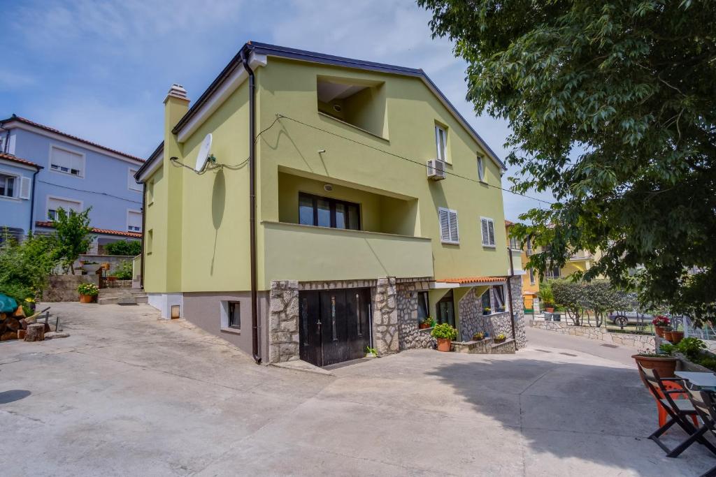 Budova, v ktorej sa apartmán nachádza