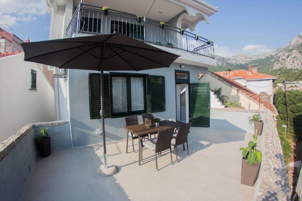 Fotografie z fotogalerie ubytování Apartments by the sea Gradac, Makarska - 16039 v Gradaci