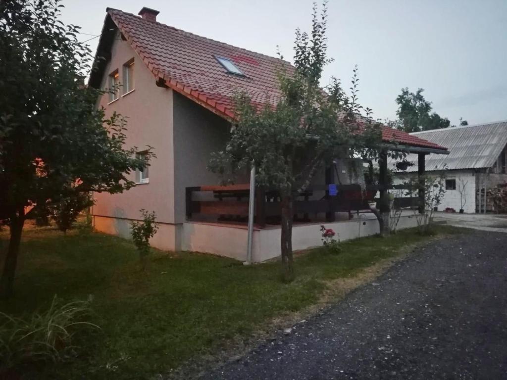 Budova, v ktorej sa apartmán nachádza