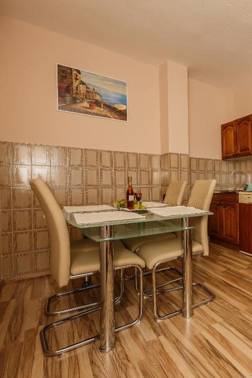 Fotografia z galérie ubytovania Apartments with a parking space Kastel Stari, Kastela - 16087 v destinácii Kaštela